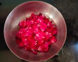રોઝ મિલ્ક શેક (Rose milk shake recipe in Gujarati) રેસીપી સ્ટેપ2ફોટો