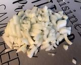 Une image de l'étape 2 de Tarte feuilletée au bœuf, légumes du jardin, tome et crème.