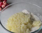 साबुदाणा पराठा (Sabudana Paratha Recipe In Marathi) रेसिपी स्टेप 2 फोटो 