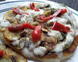 Foto del paso 7 de la receta: Pizzas🍕de vegetales🥗en pan turco🍕