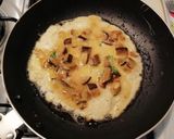 Foto del passaggio 4 della ricetta Frittatine con melanzane a funghetti 🍆🍆🍆