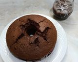 Foto langkah ke 4 dari resep 12/26. triple Chocolate Chiffon Cake.