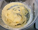 Une image de l'étape 3 de Cake aux prunes d'ente et vanille.