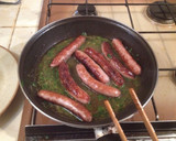 Foto del paso 3 de la receta: Salchichas frescas de cerdo con salsa al curry