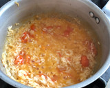 Foto del paso 2 de la receta: Cena en 30’ 🍚🧅🫑🍅