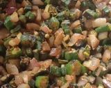 A picture of step 4 of Onion wali bhindi.