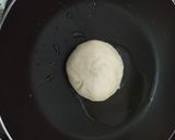 Foto langkah ke 5 dari resep Hotteok / Pancake Manis Ala Korea.