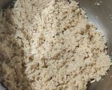 A picture of step 1 of Chicken chilli cheese bread.