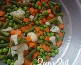 A picture of step 2 of Goan Veg Caldin.