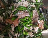 Foto langkah ke 2 dari resep Kacang Panjang Ranjau Ayam.