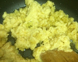 A picture of step 3 of Moong dal halwa.