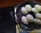 A picture of step 5 of Upma Kozhakattai (rice Dumplings).
