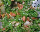 A picture of step 1 of Spinach Omlet.