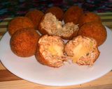 சிக்கன் உருளைக்கிழங்கு சீஸ் உருண்டை / chicken potato cheese balls recipe in tamil) ரெசிபி ஸ்டேப் 9 புகைப்படம்