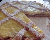 Foto del passaggio 7 della ricetta Crostata con crema pasticcera e marmellata di fragole 🌹