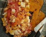 Foto del paso 7 de la receta: Ensalada de tomate huevo atún y choclo