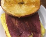A picture of step 4 of Bacon egg and cheese bagel (or vegetarian).