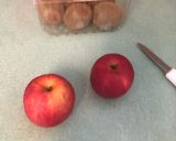 A picture of step 1 of Apple and kiwi salad.