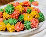 Foto langkah ke 7 dari resep Flower Butter Cookies.
