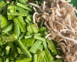 รูปขั้นตอนการทำที่ 1 ของ คั่วแคไก่บ้าน