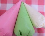 Foto langkah ke 3 dari resep Bolu kukus semangka.