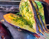 Foto del paso 4 de la receta: Berenjenas al horno en abanico con majado y glaseado Urrutia