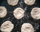 Foto del paso 3 de la receta: Pepas de coco y dulce de leche