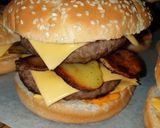 Une image de l'étape 10 de Double cheese burger pommes de terre et compoté d oignons.