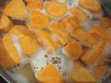 Pastel de carne, puré de boñatos y papas