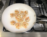 Foto del paso 3 de la receta: Camarones al curry con crema de coco