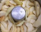 Foto del paso 4 de la receta: Torta invertida de peras 🍐