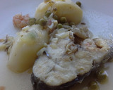 Foto del paso 7 de la receta: Corvina con guisantes y gambas