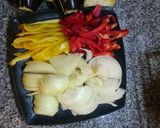 Foto del paso 2 de la receta: Salteado de verduras, pollo y tallarines. Muy rico😀😁