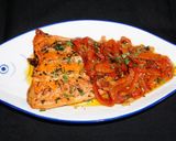 Foto del paso 5 de la receta: Filete de salmón con pimientos asados al pil pil