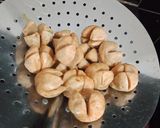 Foto langkah ke 2 dari resep Oseng Bakso Kecap Pedas.