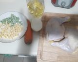 Foto del paso 1 de la receta: Pollo arvejado con puré