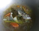 Foto langkah ke 4 dari resep Ikan Kembung Kuah Seger (balita 14MO).