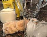 A picture of step 1 of Banana shake.