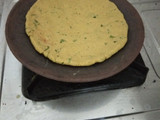મસાલા ગામઠી રોટલો (Masala Rotlo Recipe in Gujarati)