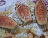 Foto del paso 5 de la receta: Wafle con higo, ananá y coco rallado