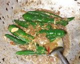 Foto langkah ke 5 dari resep Tumis Cabe Hijau Oseng Tempe.