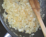 Foto del paso 3 de la receta: Quiche de queso "Para los amantes del queso"