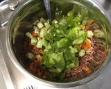Une image de l'étape 8 de Salade de riz rouge au concombre, poivron orange et tomates Tiverta.