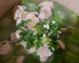 Foto langkah ke 2 dari resep Sup oyong bakso.