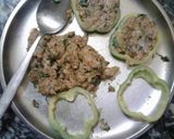 A picture of step 1 of Stuffed capsicum rings.