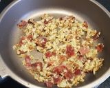 Foto del paso 3 de la receta: Champiñones🍄 rellenos de jamón y huevo de codorniz🍳