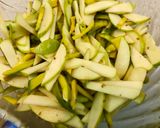 Hình bước làm 4 của món Táo xanh, bơ và cá ngừ