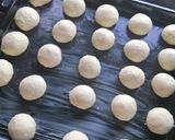 A picture of step 6 of Mini buns with mayo chicken filled.