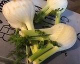 Une image de l'étape 1 de Fenouils et courgette aux saucisses allemandes et épices.