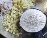 A picture of step 2 of Phool Gobhi paratha.